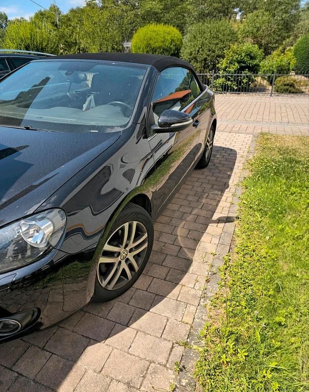 Schwarz Gebraucht 2011 VW Golf Cabriolet Cabrio | 8.900 € (Fairer Preis) - Bild 1/4