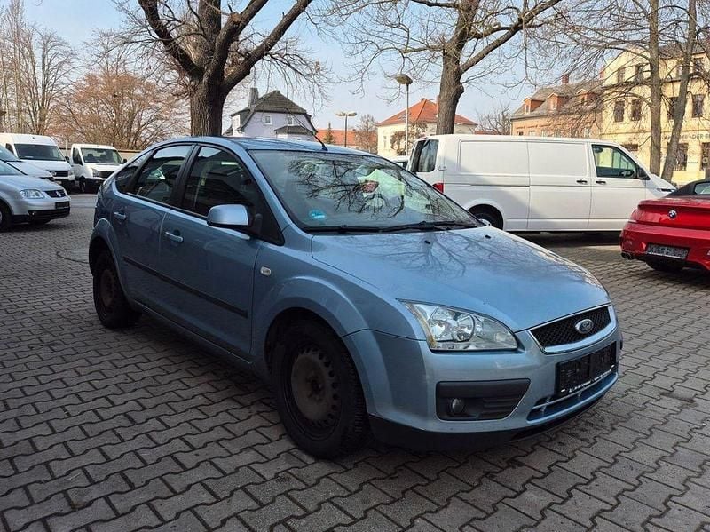 Second-hand Ford Focus 116 CP (85 kW) 2007 Albastru Berlinǎ
