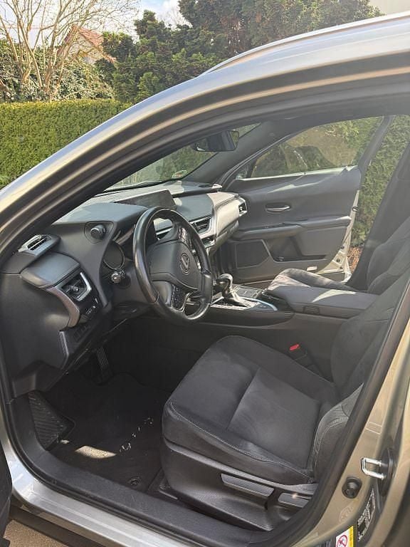 Gebraucht Lexus UX Launch Edition 184 PS (135 kW) 2019 Grau SUV