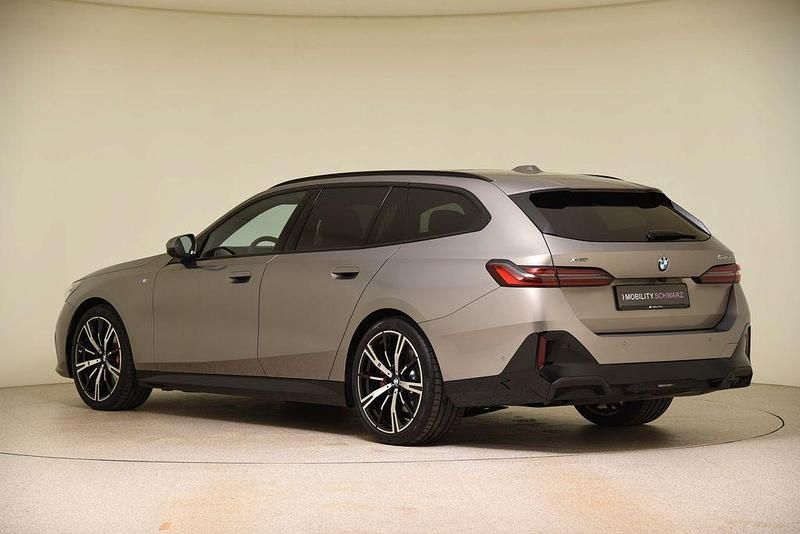 Gebraucht BMW 540 M Sport 286 PS (210 kW) 2025 Grau Kombi