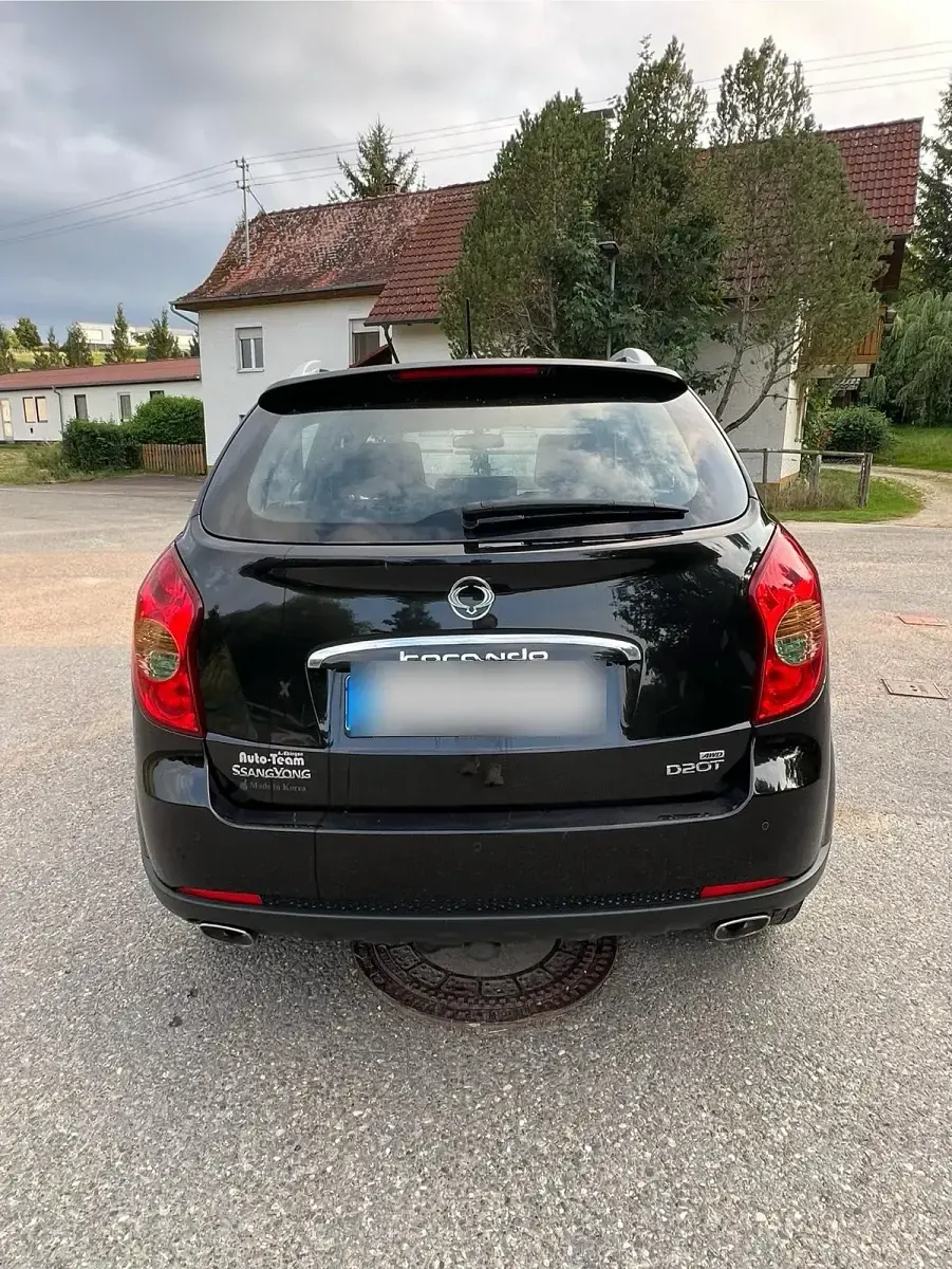 Gebraucht SsangYong Korando 175 PS (128 kW) 2012 Schwarz SUV