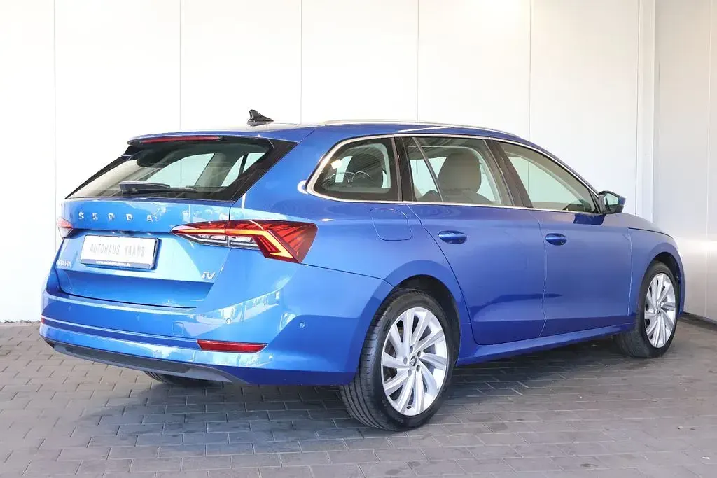Gebraucht Skoda Octavia Style 204 PS (150 kW) 2021 Blau Limousine