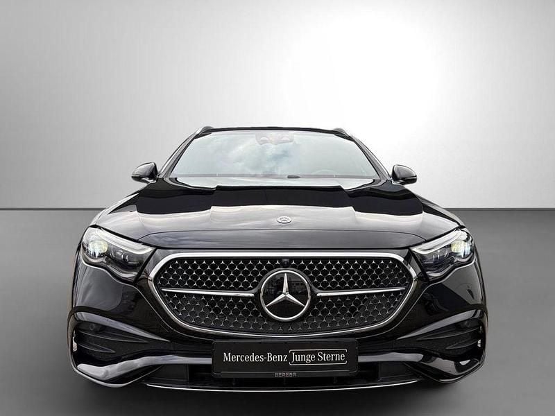 Gebraucht Mercedes E300 AMG 197 PS (144 kW) 2025 Schwarz Limousine