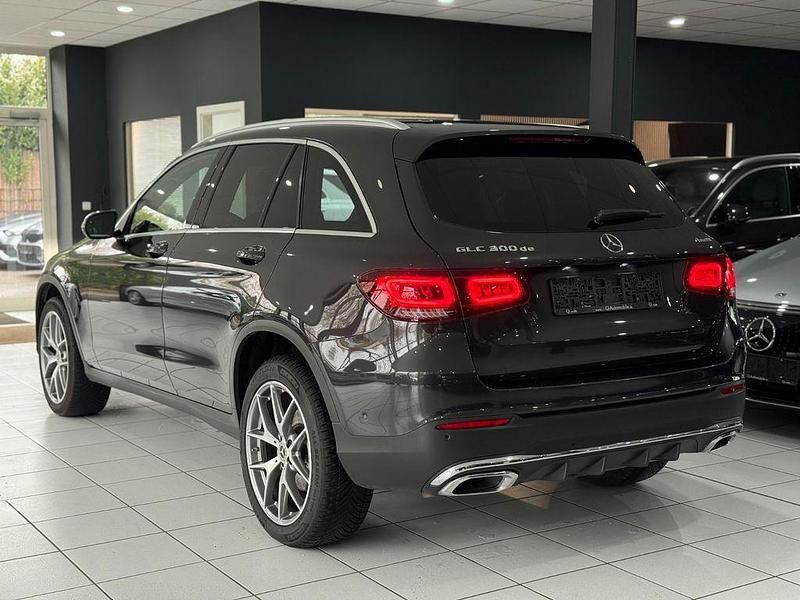 Gebraucht Mercedes GLC300e AMG line 194 PS (142 kW) 2022 Grau SUV