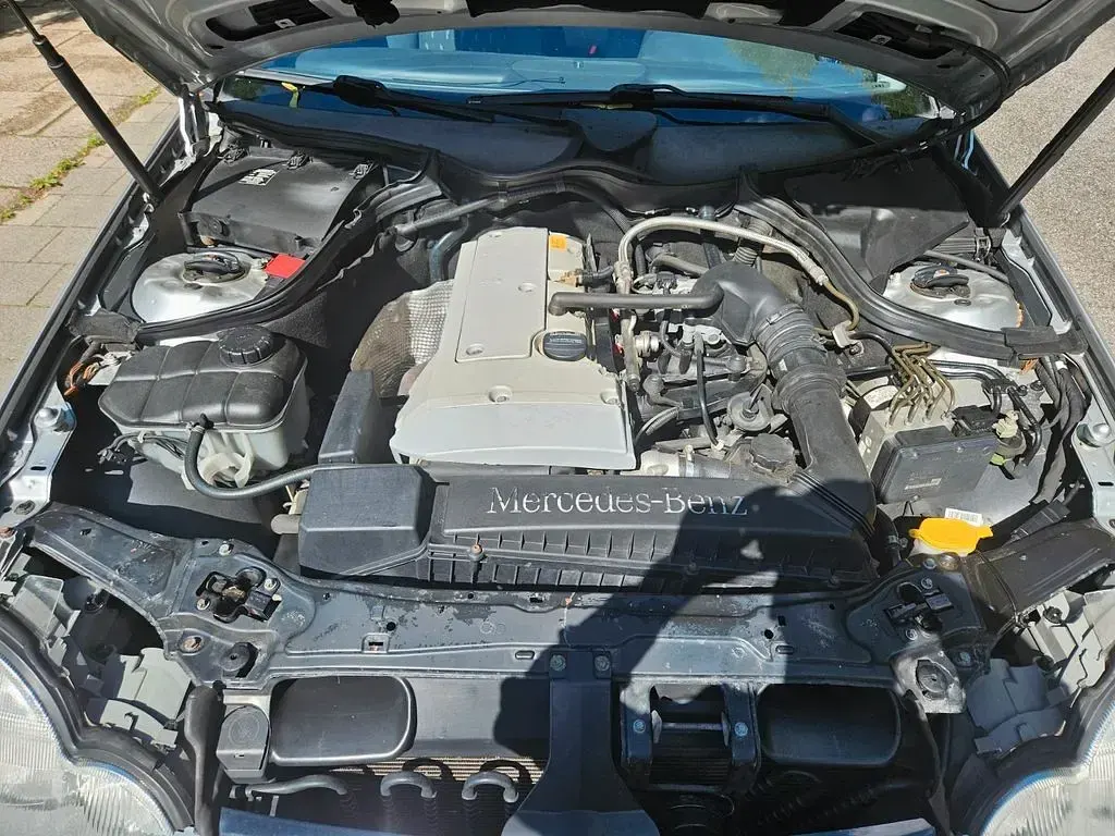 Gebraucht Mercedes C180 129 PS (94 kW) 2002 Silber Coupé