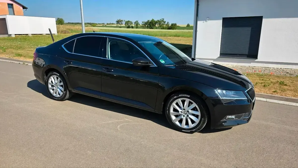Gebraucht Skoda Superb 190 PS (139 kW) 2019 Schwarz Limousine