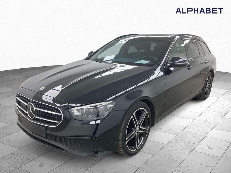 Schwarz Gebraucht 2021 Mercedes E220 Avantgarde Kombi | 26.090 € (Superpreis) - Bild 1/4