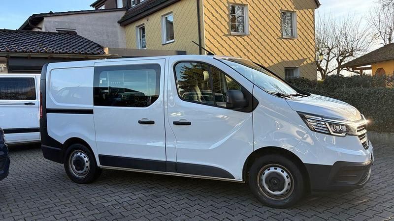 Gebraucht Renault Trafic 131 PS (96 kW) 2022 Weiß Van / Kleinbus