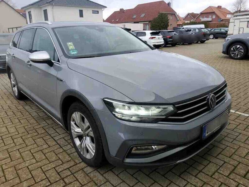 Gebraucht VW Passat Alltrack 200 PS (147 kW) 2022 Grau (mondsteingrau) Kombi