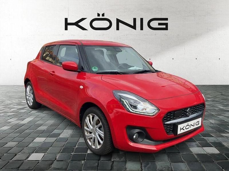 Gebraucht Suzuki Swift Comfort 83 PS (61 kW) 2023 Rot Limousine