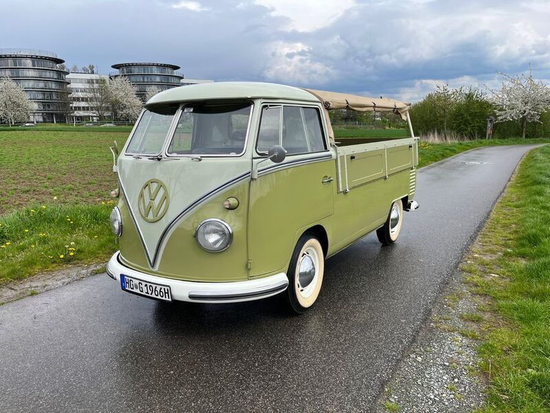 Grün Gebraucht 1966 VW T1 Van | 37.500 € - Bild 1/4