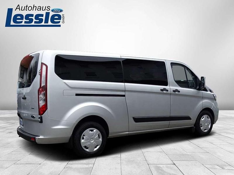 Gebraucht Ford Transit Custom Trend 131 PS (96 kW) 2018 Polarsilber metallic Kombi