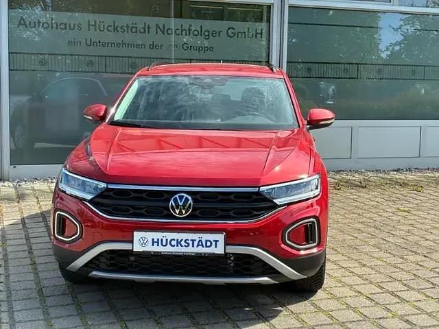 Gebraucht VW T-Roc Life 150 PS (110 kW) 2024 Rot (kings red metallic) SUV