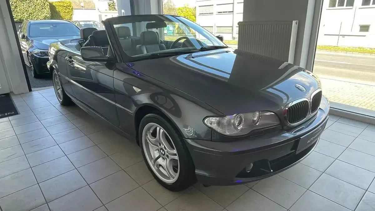 Gebraucht BMW 318 Cabriolet 150 PS (110 kW) 2006 Grau Cabrio