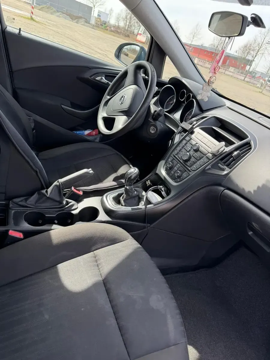 Gebraucht Opel Astra 100 PS (73 kW) 2010 Blau Kleinwagen