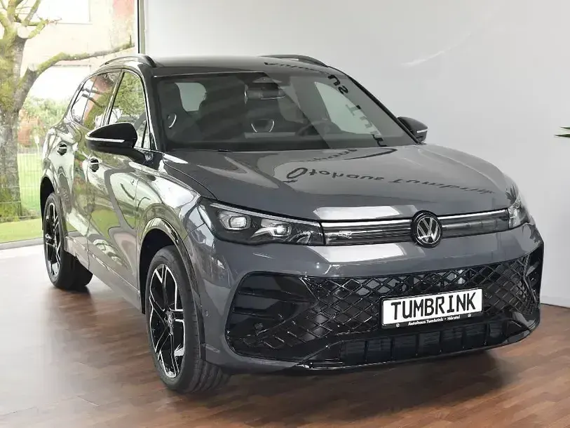 Neu VW Tiguan R-line 193 PS (141 kW) 2025 Delfingrau metallic SUV
