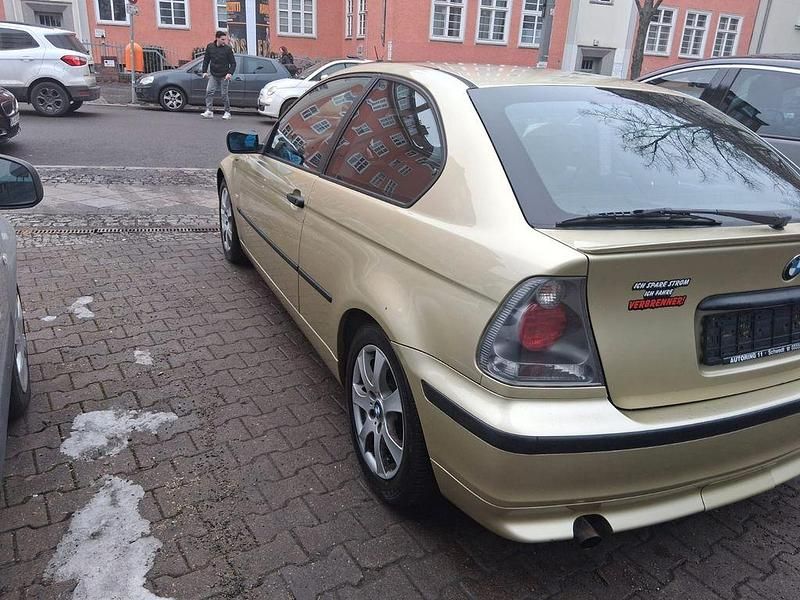 Gebraucht BMW 316 116 PS (85 kW) 2002 Gold Limousine