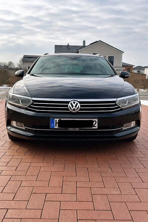Gebraucht VW Passat Highline 150 PS (110 kW) 2018 Schwarz Kombi