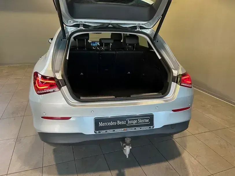 Gebraucht Mercedes CLA200 Advanced 150 PS (110 kW) 2023 Silber Limousine