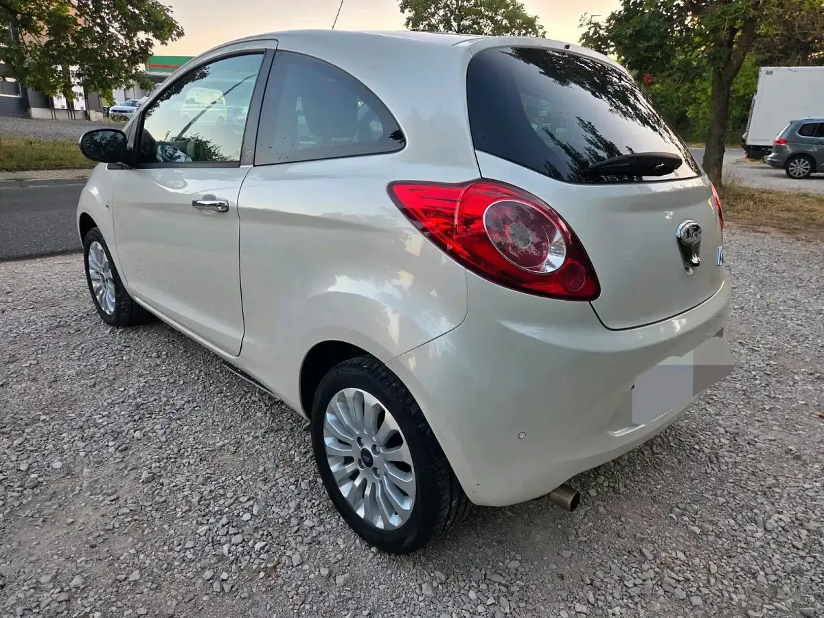Gebraucht Ford Ka Titanium 70 PS (51 kW) 2012 Weiß Kleinwagen