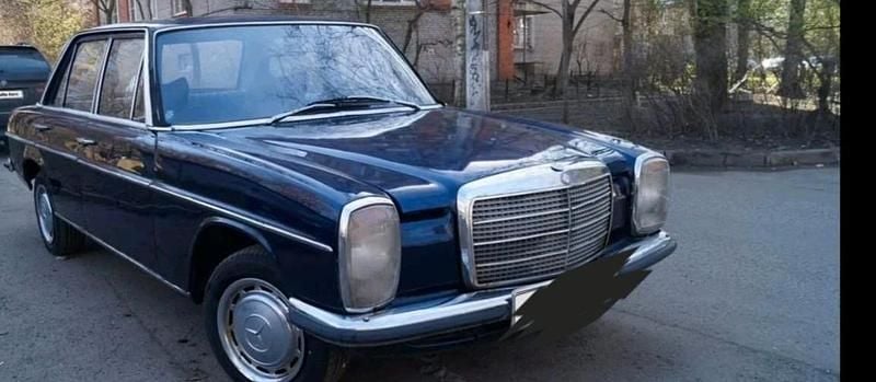Andere farben Gebraucht 1970 Mercedes W115 Limousine | 15.000 € - Bild 1/4