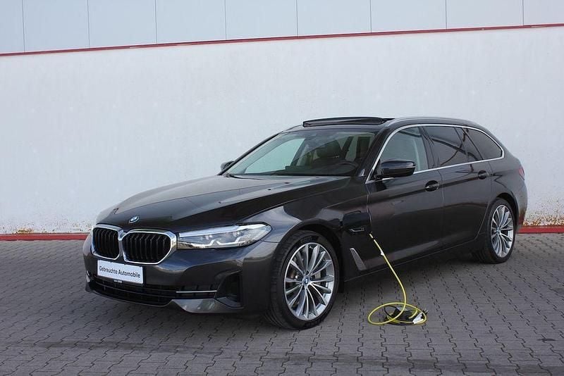 Gebraucht BMW 530 Efficient Dynamics 292 PS (214 kW) 2022 Grau Kombi
