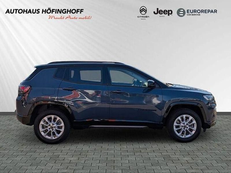 Second-hand Jeep Compass 241 CP (177 kW) 2024 Albastru SUV
