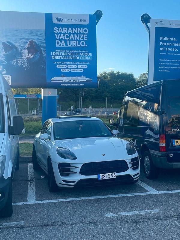 Weiß Gebraucht 2014 Porsche Macan Turbo SUV | 38.999 € (Fairer Preis) - Bild 1/4