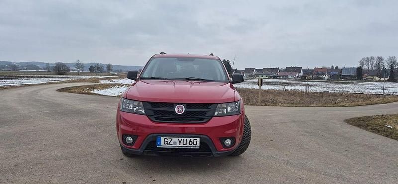 Gebraucht Fiat Freemont 170 PS (125 kW) 2014 Rot SUV