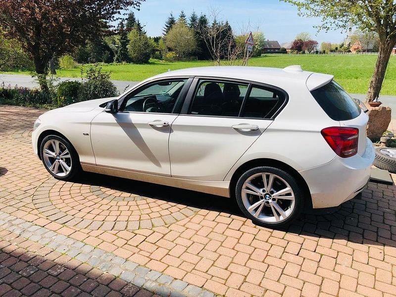 Gebraucht BMW 118 Sport Line 143 PS (105 kW) 2011 Weiß Kleinwagen