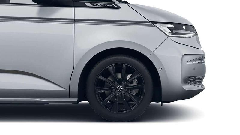 Gebraucht VW Multivan Style 150 PS (110 kW) 2025 Silber Van