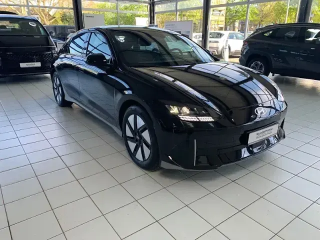 Gebraucht Hyundai Ioniq 6 Dynamiq 111 kW (151 PS) 2023 Schwarz Limousine