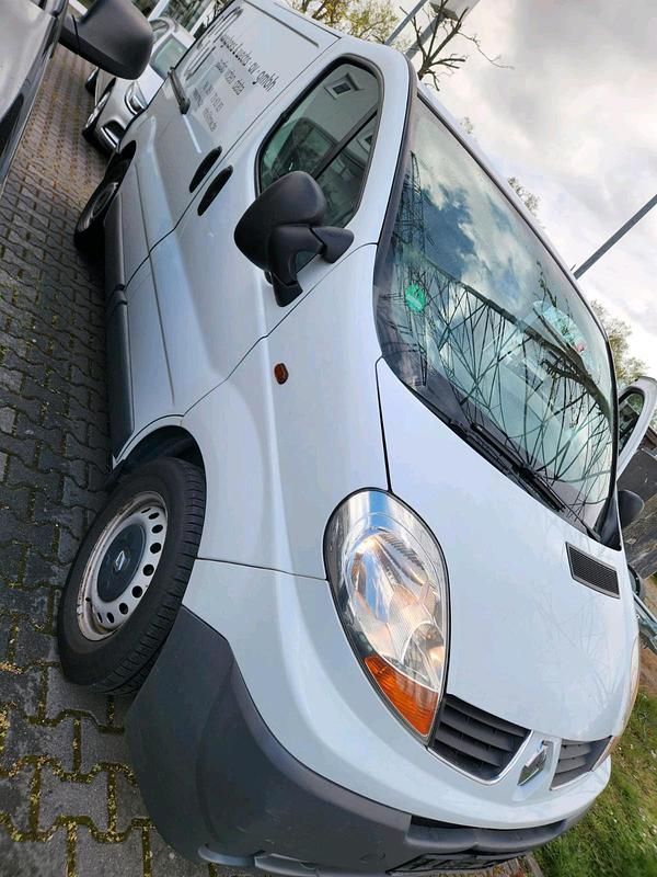 Gebraucht Renault Trafic 90 PS (66 kW) 2007 Weiß Van / Kleinbus