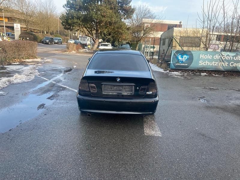 Gebraucht BMW 318 150 PS (110 kW) 2004 Schwarz Limousine
