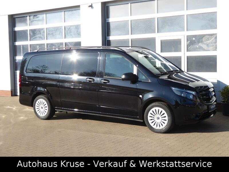 Schwarz Gebraucht 2023 Mercedes Vito Van / Kleinbus | 43.750 € - Bild 1/4