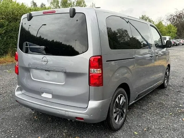 Neu Opel Zafira Life 179 PS (131 kW) 2026 Silber Van / Kleinbus