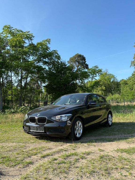 Schwarz Gebraucht 2014 BMW 116 Kleinwagen | 6.450 € (Fairer Preis) - Bild 1/4