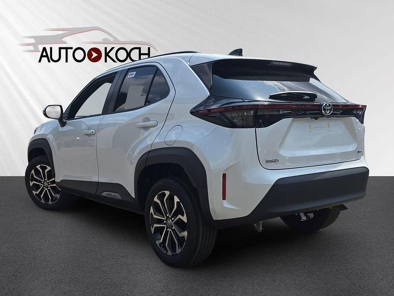 Neu Toyota Yaris Cross 131 PS (96 kW) 2025 Weiß SUV