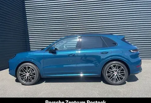 Gebraucht Porsche Cayenne 354 PS (260 kW) 2025 Montegoblaumetallic SUV