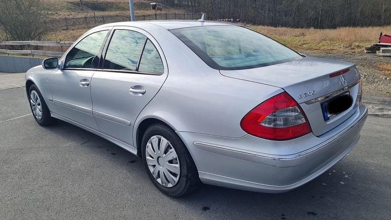 Gebraucht Mercedes E200 Elegance 184 PS (135 kW) 2006 Silber Limousine
