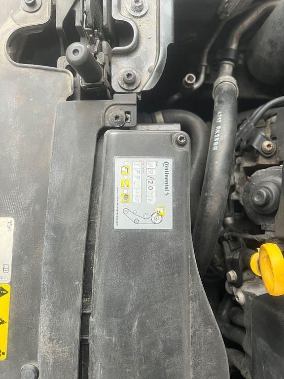 Grau Gebraucht 2018 Skoda Superb SportLine Kombi | 13.250 € (Superpreis) - Bild 1/4