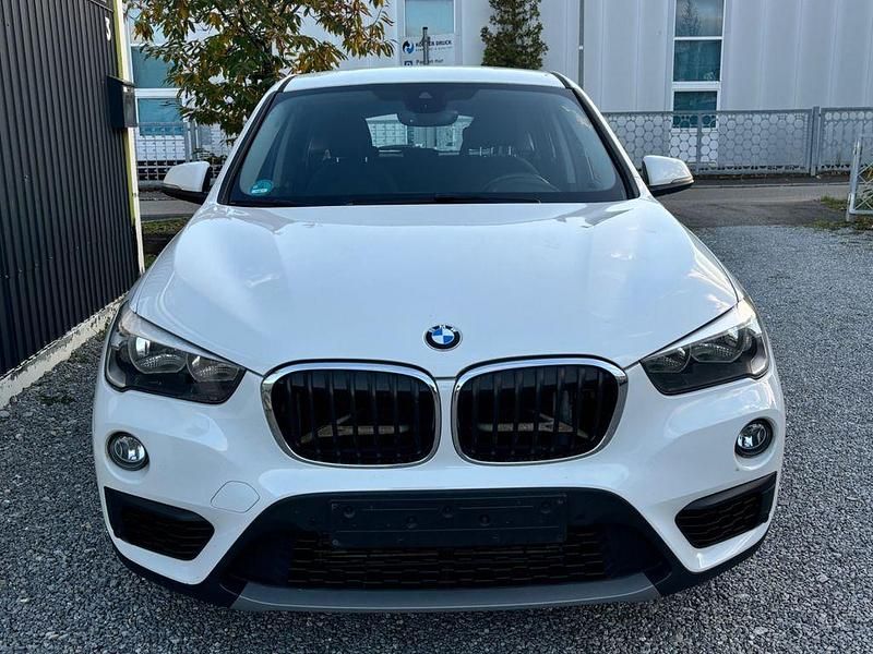 Weiß Gebraucht 2018 BMW X1 Advantage SUV | 14.699 € (Fairer Preis) - Bild 1/4