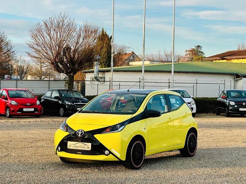 Gebraucht Toyota Aygo X-cite 69 PS (50 kW) 2016 Dynamic yellow Kleinwagen