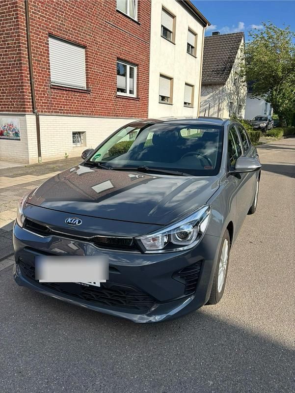 Grau Gebraucht 2021 Kia Rio Vision Kleinwagen | 12.000 € (Guter Preis) - Bild 1/4