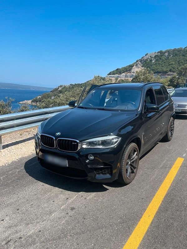 Schwarz Gebraucht 2016 BMW X5 M SUV | 29.999 € (Fairer Preis) - Bild 1/4