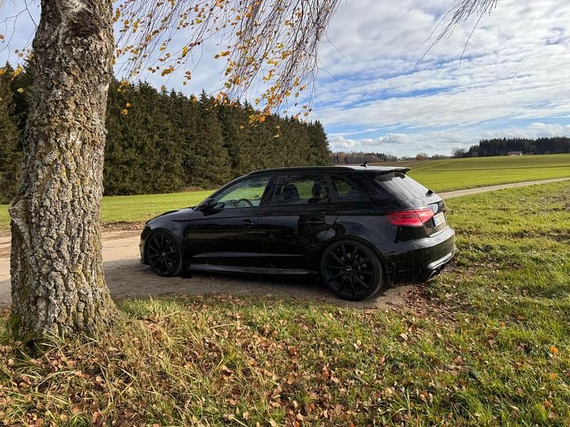 Schwarz Gebraucht 2015 Audi RS3 Performance Kleinwagen | 36.500 € (Guter Preis) - Bild 1/4