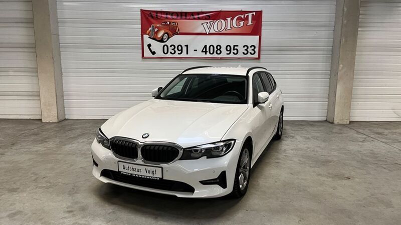 Mineralweiss metallic Gebraucht 2020 BMW 320 Advantage Kombi | 25.998 € (Fairer Preis) - Bild 1/4