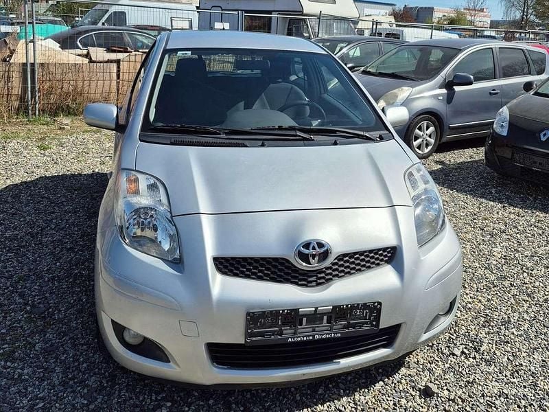Gebraucht Toyota Yaris Sol 101 PS (74 kW) 2009 Grau Limousine