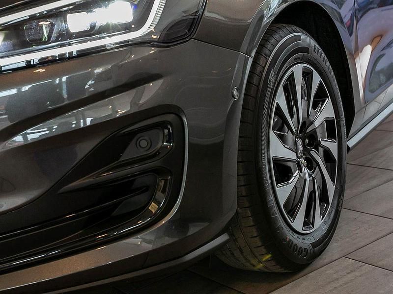 Neu Ford Focus Titanium X 155 PS (114 kW) 2026 Grau Limousine