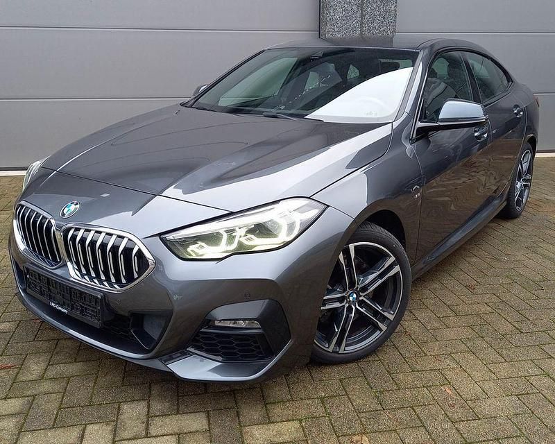Grau Gebraucht 2020 BMW 216 M Sport Limousine | 22.385 € (Fairer Preis) - Bild 1/4